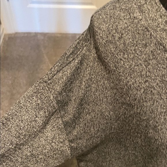 Secret Treasures Heather Gray Women's Pajama Top - Picture 6 of 9